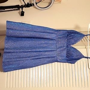 Teen dance party dress, worn once no tears, or stains. Perfect for a evening out